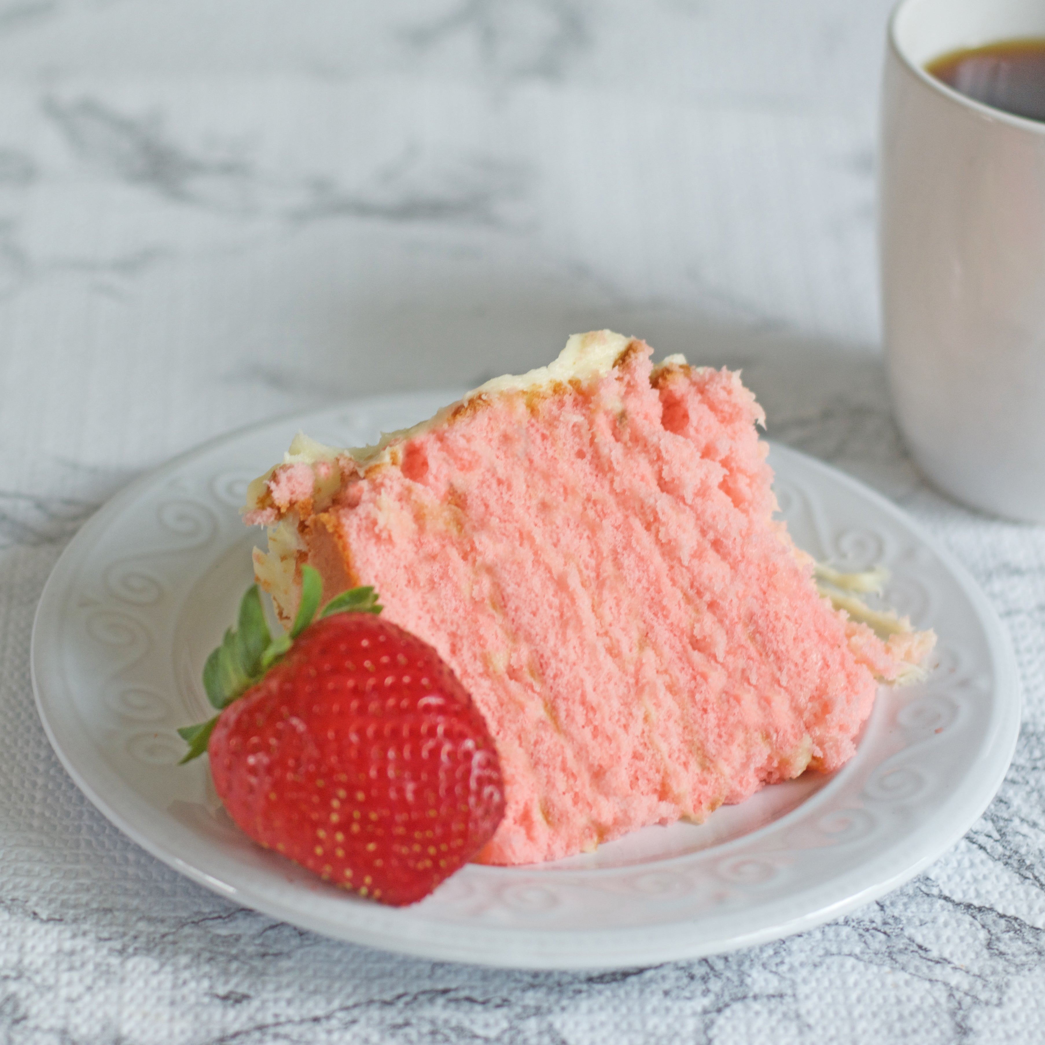Order Black Forest Supreme Cake Online @ Rs. 2099 - SendBestGift